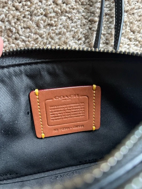 Coach crossbody - Picture 5 of 6